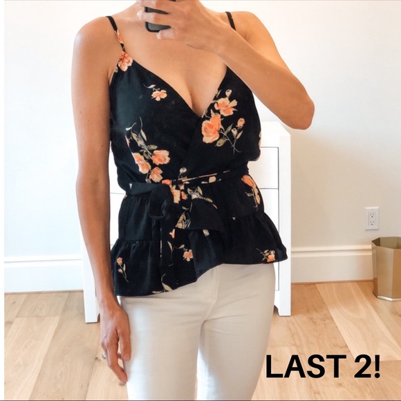 Looks by Lauren Tops - 🟡 SALE! SOBE Black Floral Wrap Camisole